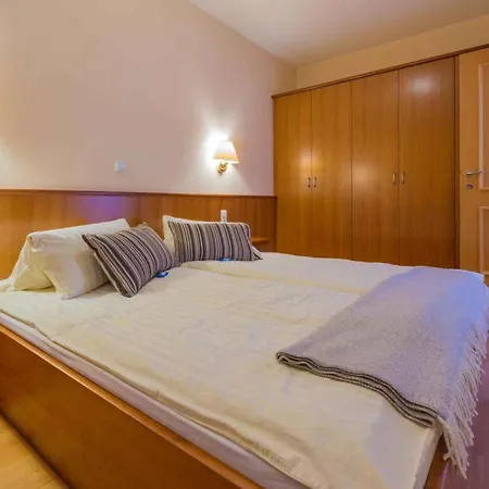 In 14070 * ツリクヴェニツァ